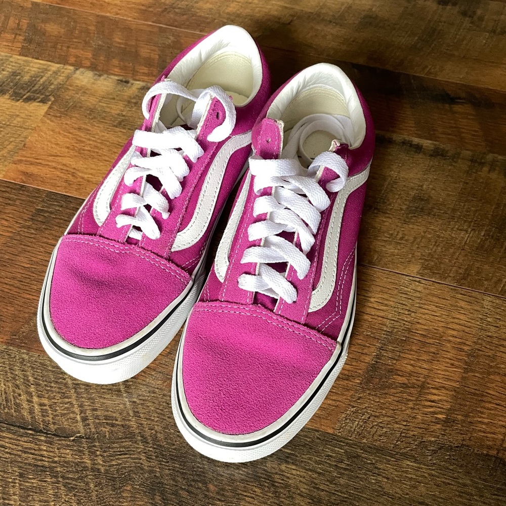 Vans magenta lace up tennis shoes size 3.5 mens